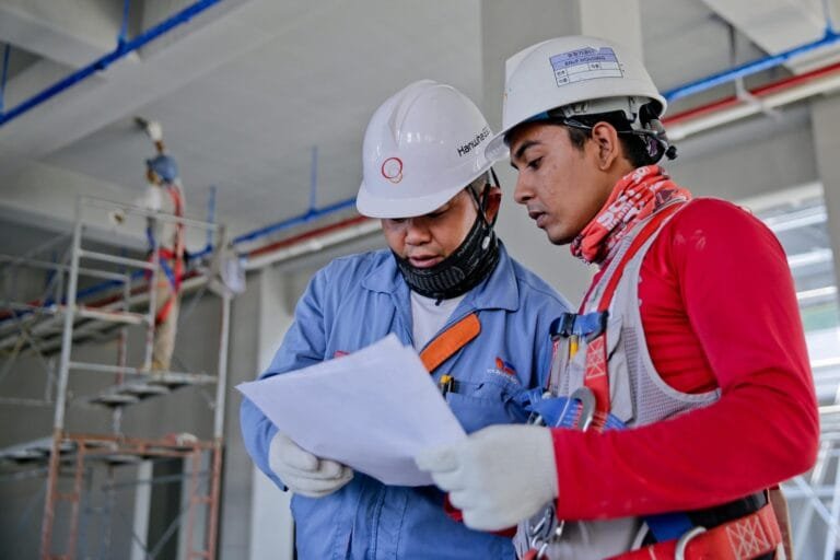 How to Compare Home Contractor Quotes Effectively: A Smart Homeowner’s Guide