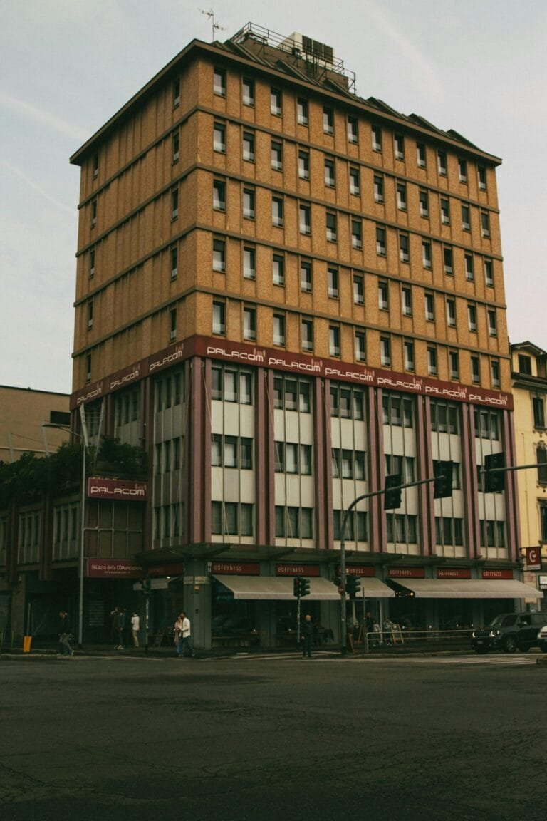 Commercial Building Construction: The Smart Strategy That Avoids Costly Business Disruptions