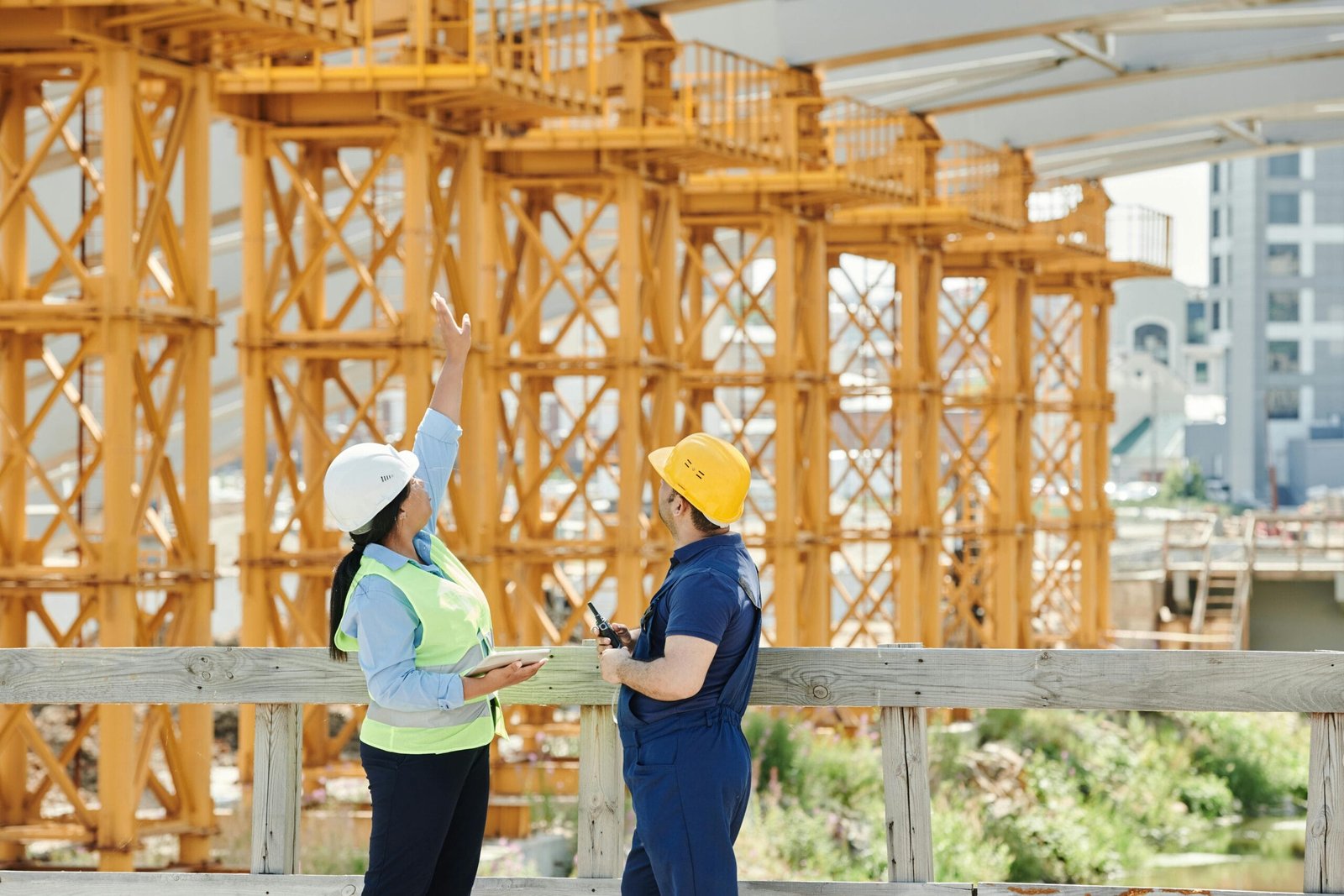 Construction Project Guide: The Smart Approach That Prevents Costly Delays and Budget Problems 4 Construction Project Guide: Avoid Delays and Costly Building Mistakes