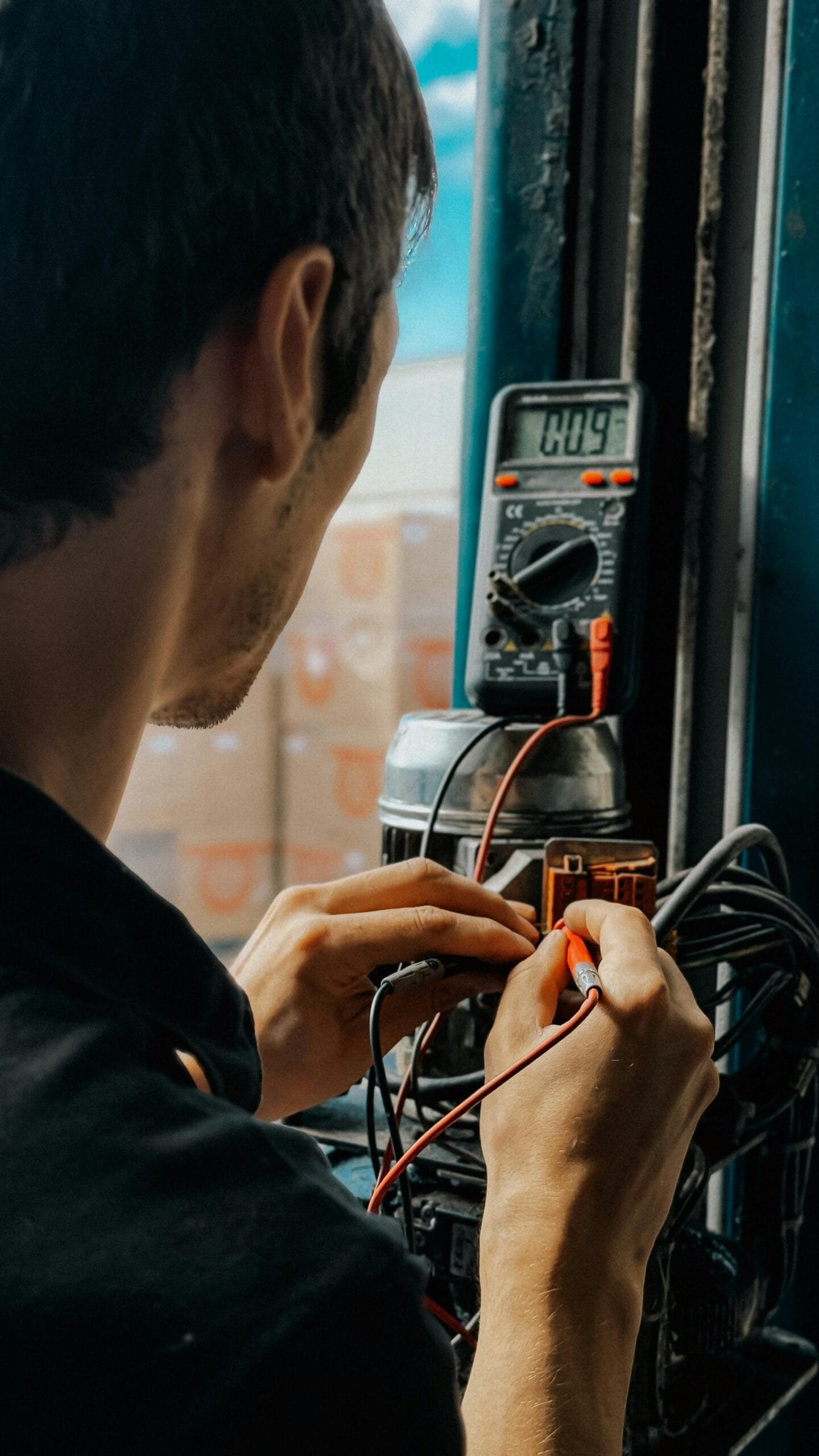 Top Electrical Contractors: Avoid Dangerous Mistakes & Power Your Property Safely