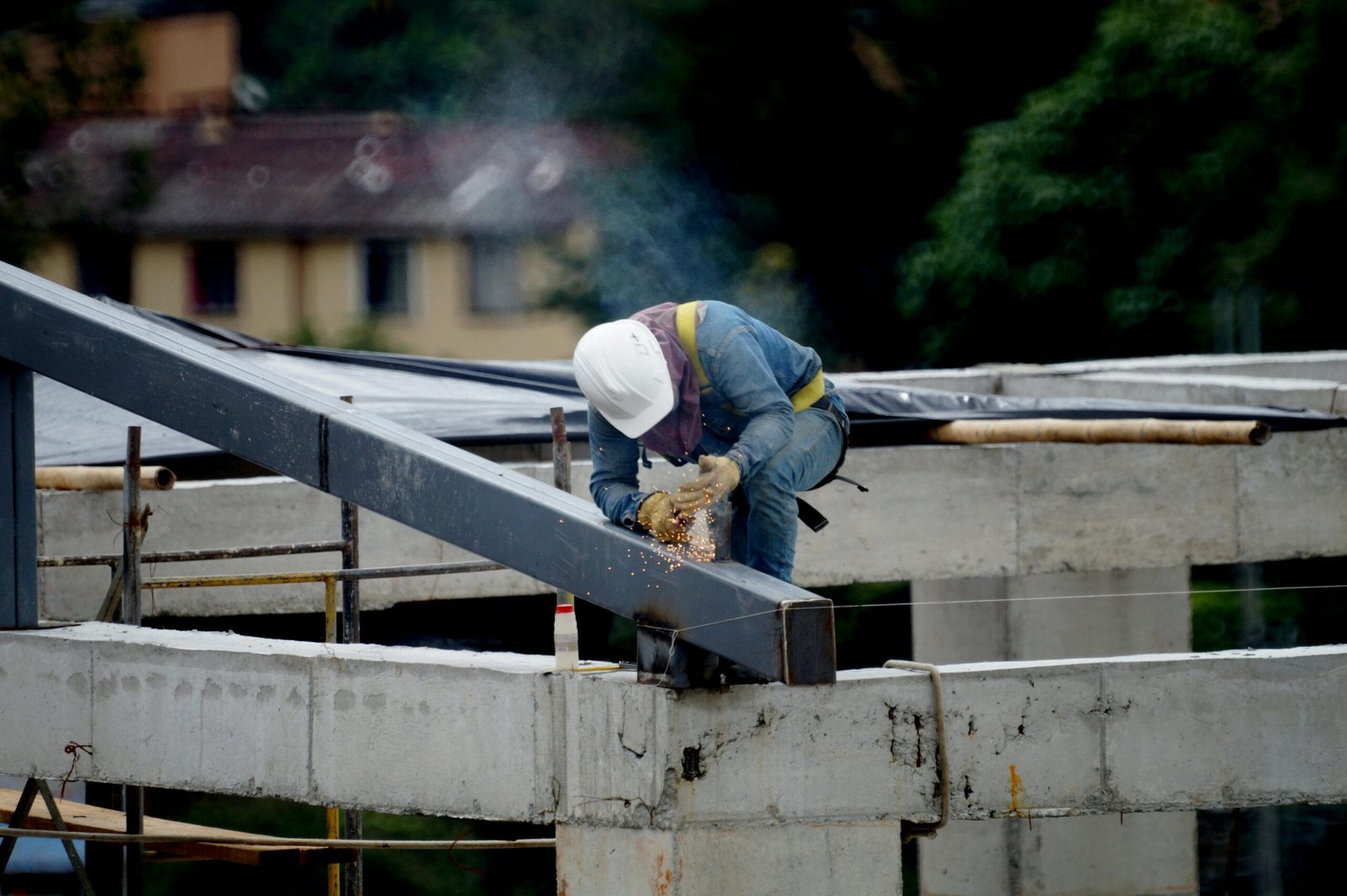 How to Find Trusted Contractors in My Area for a Successful Construction Project